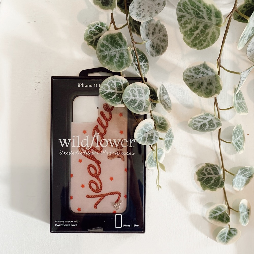 🌿 Wildflower Limited Edition IPhone 11 Pro case 🌿